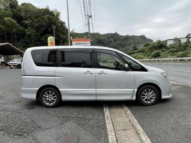 セレナ ハイウェイスター S-ハイブリッド 純正メモリーナビ バックカメラ 電動スライドドア アイドリングストップ スマートキー プッシュスタート セキュリティー クルーズコントロール(12枚目)