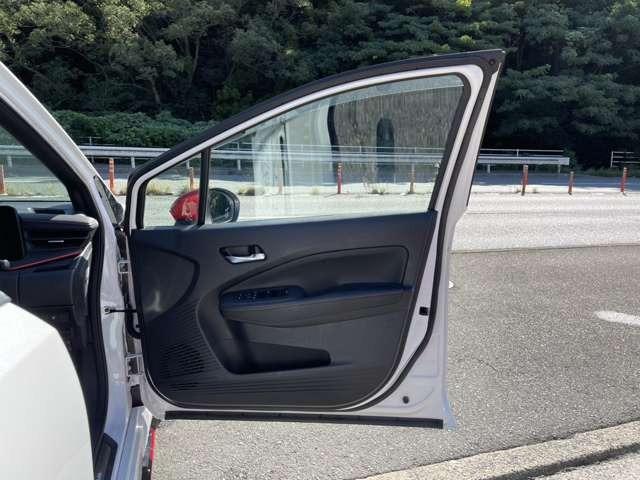 オーラ ニスモ 純正ナビ アラウンドビューモニター エマージェンシーブレーキ スマートミラー 純正前後ドラレコ アイドリングストップ LEDライト(29枚目)