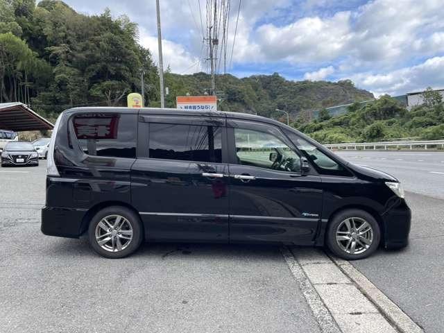 セレナ ２０Ｘ　Ｓ－ハイブリッド　純正ナビ　後席モニター　両側電動スライドドア　ドラレコ　アイドリングストップ　アルミホイール　クルーズコントロール（8枚目）