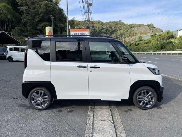 デリカミニ T プレミアム ルーフレール デジタルインナーミラー 全方位カメラ LEDヘッドライト シートヒーター 両側パワースライドドア アイドリングストップ(11枚目)