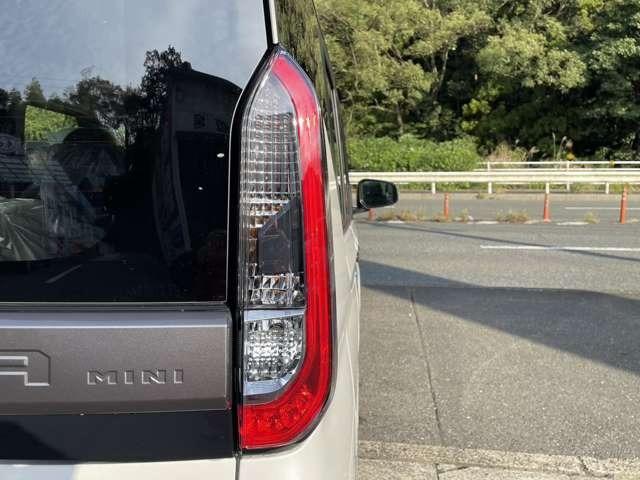 デリカミニ T プレミアム ルーフレール デジタルインナーミラー 全方位カメラ LEDヘッドライト シートヒーター 両側パワースライドドア アイドリングストップ(15枚目)