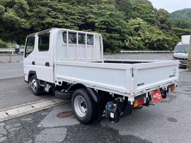 キャンター Wキャブ全低床 ディーゼルターボ フル液晶メーター バックカメラ アイドリングストップ LEDライト スマートキー セキュリティー レーンアシスト(7枚目)