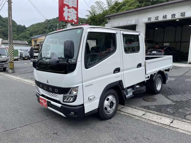 キャンター Wキャブ全低床 ディーゼルターボ フル液晶メーター バックカメラ アイドリングストップ LEDライト スマートキー セキュリティー レーンアシスト(9枚目)