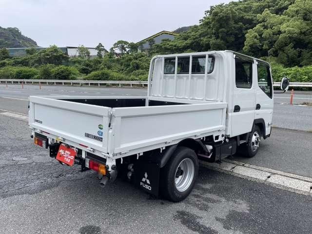 キャンター Wキャブ全低床 ディーゼルターボ フル液晶メーター バックカメラ アイドリングストップ LEDライト スマートキー セキュリティー レーンアシスト(10枚目)