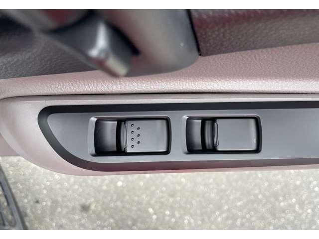 キャンター Wキャブ全低床 ディーゼルターボ フル液晶メーター バックカメラ アイドリングストップ LEDライト スマートキー セキュリティー レーンアシスト(23枚目)