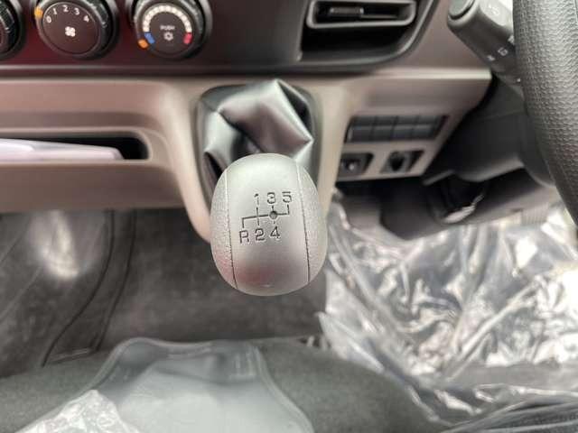 キャンター Wキャブ全低床 ディーゼルターボ フル液晶メーター バックカメラ アイドリングストップ LEDライト スマートキー セキュリティー レーンアシスト(25枚目)