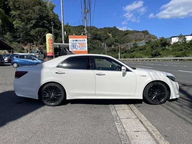 クラウンハイブリッド アスリートＳ　ブラックスタイル　純正ナビ　フルセグＴＶ　バックカメラ　クルコン　ＬＥＤヘッドライト　ＥＴＣ　アイドリングストップ　パワーシート　シートヒーター（8枚目）