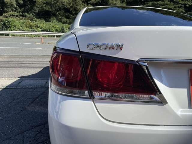 クラウンハイブリッド アスリートＳ　ブラックスタイル　純正ナビ　フルセグＴＶ　バックカメラ　クルコン　ＬＥＤヘッドライト　ＥＴＣ　アイドリングストップ　パワーシート　シートヒーター（15枚目）