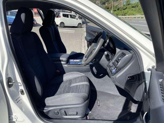 クラウンハイブリッド アスリートＳ　ブラックスタイル　純正ナビ　フルセグＴＶ　バックカメラ　クルコン　ＬＥＤヘッドライト　ＥＴＣ　アイドリングストップ　パワーシート　シートヒーター（20枚目）