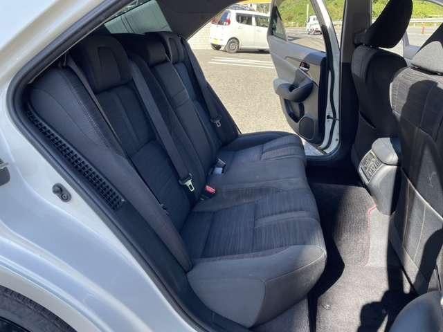 クラウンハイブリッド アスリートＳ　ブラックスタイル　純正ナビ　フルセグＴＶ　バックカメラ　クルコン　ＬＥＤヘッドライト　ＥＴＣ　アイドリングストップ　パワーシート　シートヒーター（21枚目）