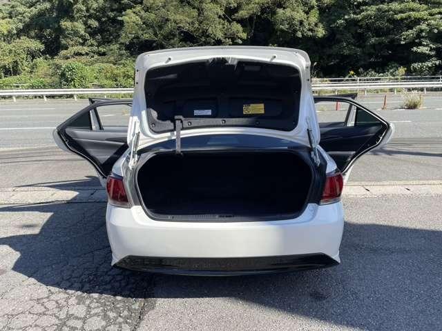 クラウンハイブリッド アスリートＳ　ブラックスタイル　純正ナビ　フルセグＴＶ　バックカメラ　クルコン　ＬＥＤヘッドライト　ＥＴＣ　アイドリングストップ　パワーシート　シートヒーター（25枚目）