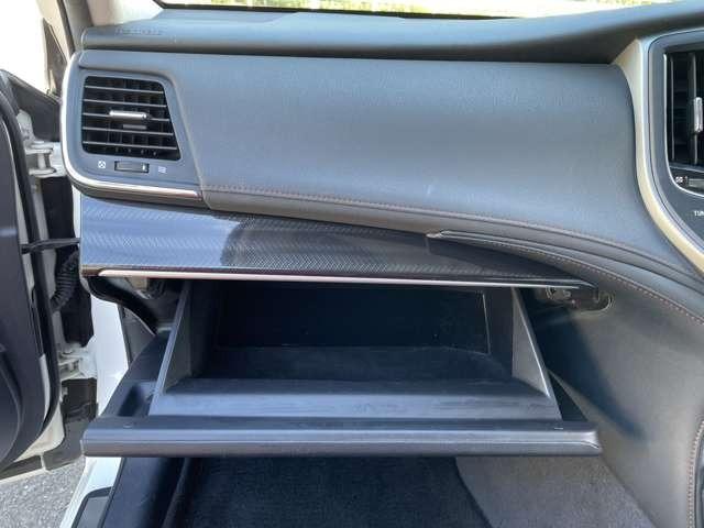 クラウンハイブリッド アスリートＳ　ブラックスタイル　純正ナビ　フルセグＴＶ　バックカメラ　クルコン　ＬＥＤヘッドライト　ＥＴＣ　アイドリングストップ　パワーシート　シートヒーター（50枚目）