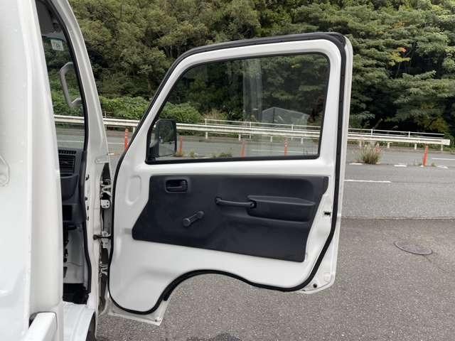 ＮＴ１００クリッパートラック ＤＸ　セーフティパッケージ　ストラーダナビ　エマブレ　オートマチックハイビーム　レーンキープアシスト　三方開（17枚目）