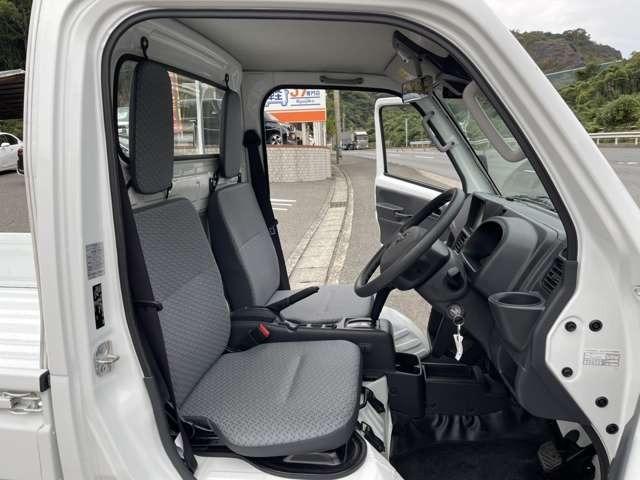 ＮＴ１００クリッパートラック ＤＸ　セーフティパッケージ　ストラーダナビ　エマブレ　オートマチックハイビーム　レーンキープアシスト　三方開（18枚目）