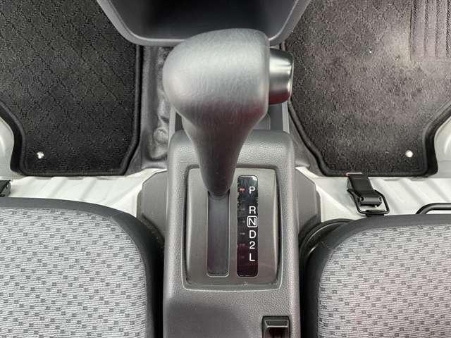 ＮＴ１００クリッパートラック ＤＸ　セーフティパッケージ　ストラーダナビ　エマブレ　オートマチックハイビーム　レーンキープアシスト　三方開（26枚目）