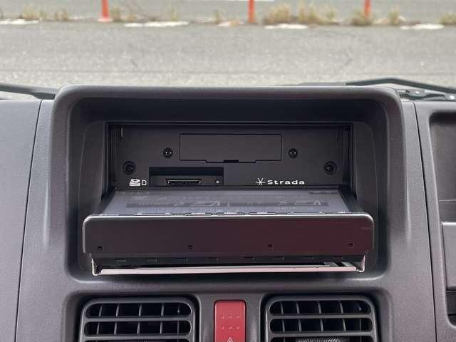 ＮＴ１００クリッパートラック ＤＸ　セーフティパッケージ　ストラーダナビ　エマブレ　オートマチックハイビーム　レーンキープアシスト　三方開（30枚目）