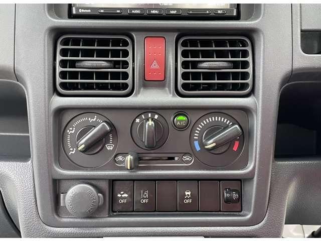 ＮＴ１００クリッパートラック ＤＸ　セーフティパッケージ　ストラーダナビ　エマブレ　オートマチックハイビーム　レーンキープアシスト　三方開（31枚目）