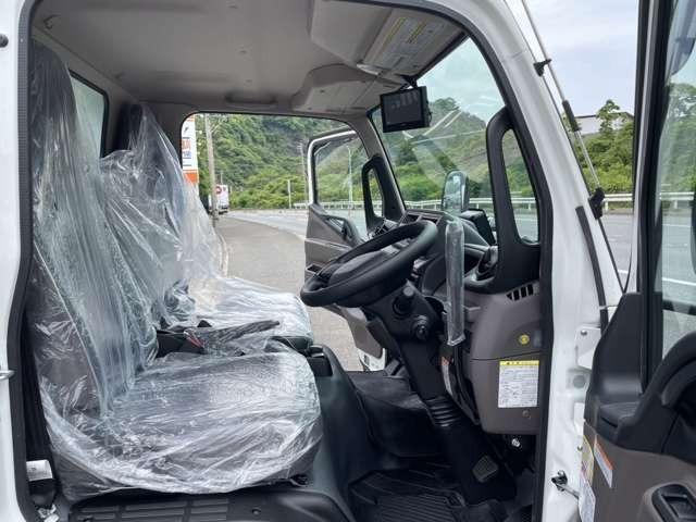 キャンター 全低床ダンプ　ディーゼルターボ　フル液晶メーター　ブル掛　センターピン　コボレーン　電格ミラー　シートビニール掛　スマートキー　ＬＥＤライト（12枚目）