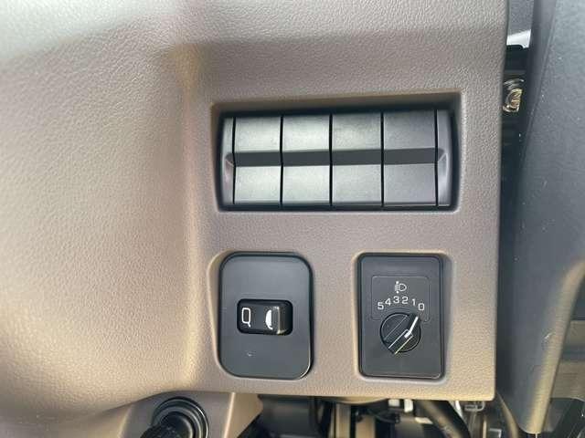 キャンター 全低床ダンプ　ディーゼルターボ　フル液晶メーター　ブル掛　センターピン　コボレーン　電格ミラー　シートビニール掛　スマートキー　ＬＥＤライト（21枚目）