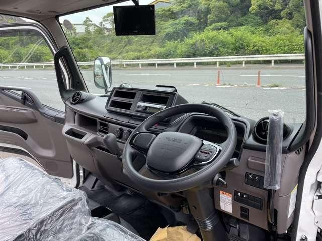 キャンター 全低床ダンプ　ディーゼルターボ　フル液晶メーター　ブル掛　センターピン　コボレーン　電格ミラー　シートビニール掛　スマートキー　ＬＥＤライト（27枚目）