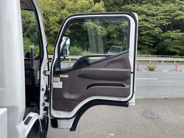 キャンター 全低床ダンプ　ディーゼルターボ　フル液晶メーター　ブル掛　センターピン　コボレーン　電格ミラー　シートビニール掛　スマートキー　ＬＥＤライト（33枚目）
