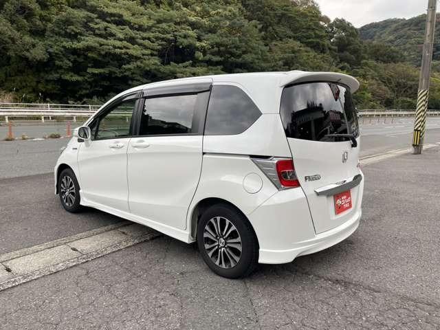 フリードハイブリッド ジャストセレクション 純正9インチナビ 両側電動ドア ETC ハーフレザーシート スマートキー セキュリティー アイドリングストップ HIDライト(8枚目)