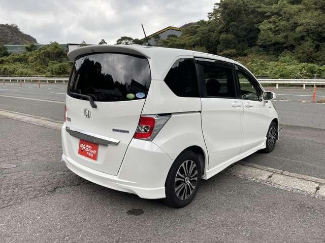 フリードハイブリッド ジャストセレクション 純正9インチナビ 両側電動ドア ETC ハーフレザーシート スマートキー セキュリティー アイドリングストップ HIDライト(10枚目)