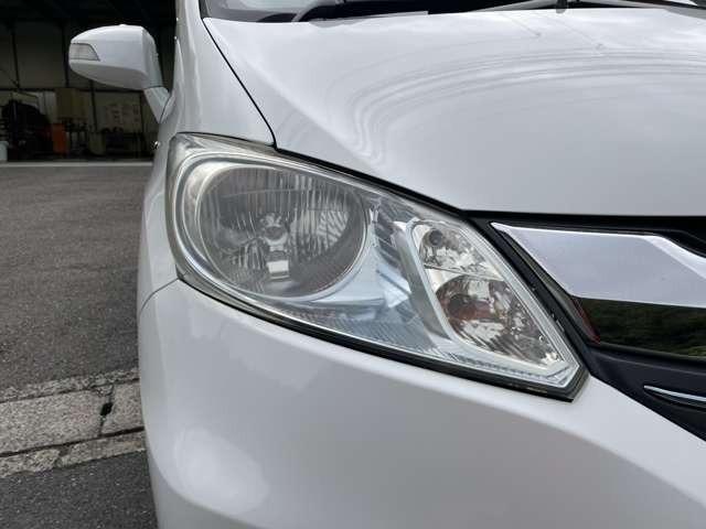 フリードハイブリッド ジャストセレクション 純正9インチナビ 両側電動ドア ETC ハーフレザーシート スマートキー セキュリティー アイドリングストップ HIDライト(14枚目)