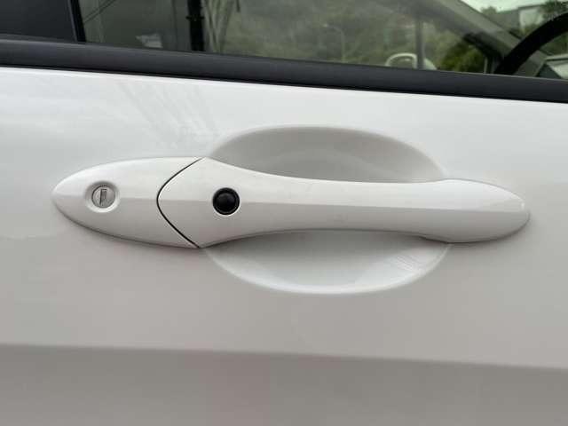 フリードハイブリッド ジャストセレクション 純正9インチナビ 両側電動ドア ETC ハーフレザーシート スマートキー セキュリティー アイドリングストップ HIDライト(17枚目)