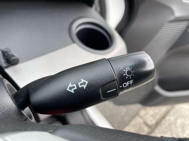 フリードハイブリッド ジャストセレクション 純正9インチナビ 両側電動ドア ETC ハーフレザーシート スマートキー セキュリティー アイドリングストップ HIDライト(25枚目)