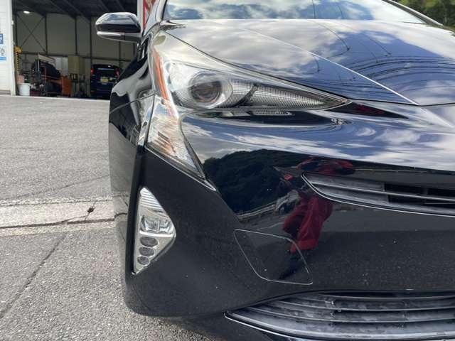 プリウス Ｓツーリングセレクション　アルパインナビ　フルセグＴＶ　バックカメラ　革シート　シートヒーター　スマートキー　プッシュスタート　セキュリティー　アイドリングストップ（14枚目）