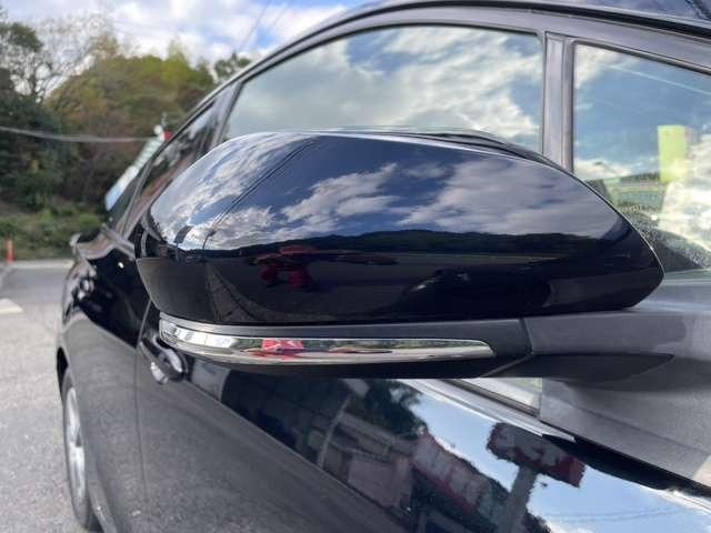 プリウス Ｓツーリングセレクション　アルパインナビ　フルセグＴＶ　バックカメラ　革シート　シートヒーター　スマートキー　プッシュスタート　セキュリティー　アイドリングストップ（16枚目）