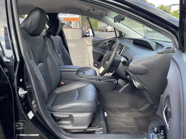 プリウス Ｓツーリングセレクション　アルパインナビ　フルセグＴＶ　バックカメラ　革シート　シートヒーター　スマートキー　プッシュスタート　セキュリティー　アイドリングストップ（19枚目）