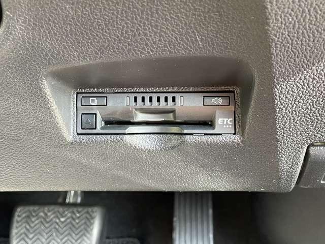 プリウス Ｓツーリングセレクション　アルパインナビ　フルセグＴＶ　バックカメラ　革シート　シートヒーター　スマートキー　プッシュスタート　セキュリティー　アイドリングストップ（31枚目）