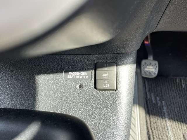 プリウス Ｓツーリングセレクション　アルパインナビ　フルセグＴＶ　バックカメラ　革シート　シートヒーター　スマートキー　プッシュスタート　セキュリティー　アイドリングストップ（32枚目）