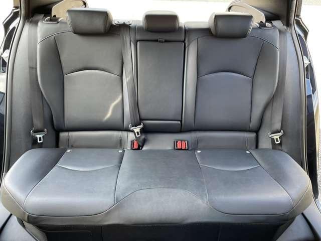 プリウス Ｓツーリングセレクション　アルパインナビ　フルセグＴＶ　バックカメラ　革シート　シートヒーター　スマートキー　プッシュスタート　セキュリティー　アイドリングストップ（46枚目）