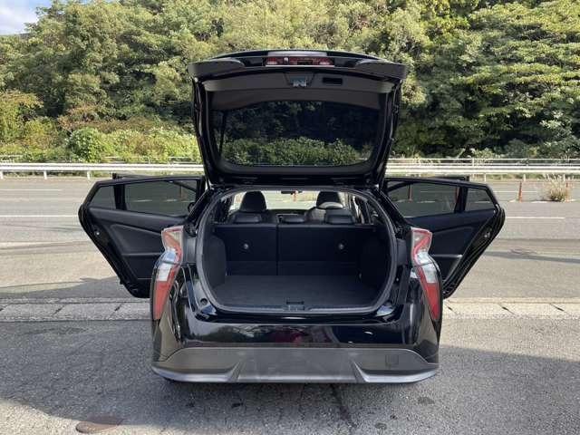 プリウス Ｓツーリングセレクション　アルパインナビ　フルセグＴＶ　バックカメラ　革シート　シートヒーター　スマートキー　プッシュスタート　セキュリティー　アイドリングストップ（47枚目）