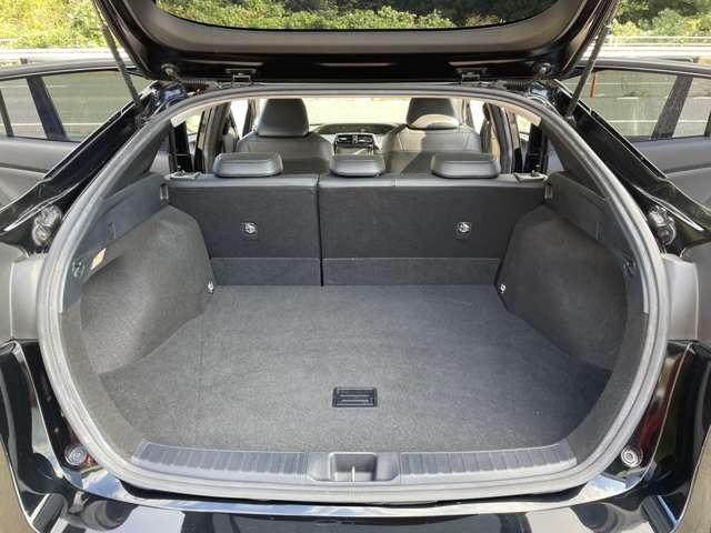 プリウス Ｓツーリングセレクション　アルパインナビ　フルセグＴＶ　バックカメラ　革シート　シートヒーター　スマートキー　プッシュスタート　セキュリティー　アイドリングストップ（48枚目）