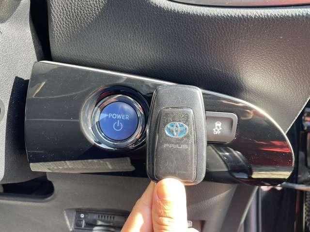 プリウス Ｓツーリングセレクション　アルパインナビ　フルセグＴＶ　バックカメラ　革シート　シートヒーター　スマートキー　プッシュスタート　セキュリティー　アイドリングストップ（52枚目）
