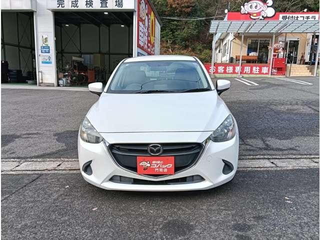 デミオ １３Ｃ　ワンオーナー　純正ナビ　バックカメラ　ＥＴＣ　アイドリングストップ　スマートキー　プッシュスタート　セキュリティー（5枚目）