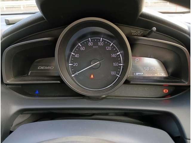 デミオ １３Ｃ　ワンオーナー　純正ナビ　バックカメラ　ＥＴＣ　アイドリングストップ　スマートキー　プッシュスタート　セキュリティー（19枚目）