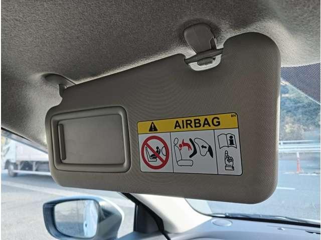 デミオ １３Ｃ　ワンオーナー　純正ナビ　バックカメラ　ＥＴＣ　アイドリングストップ　スマートキー　プッシュスタート　セキュリティー（28枚目）