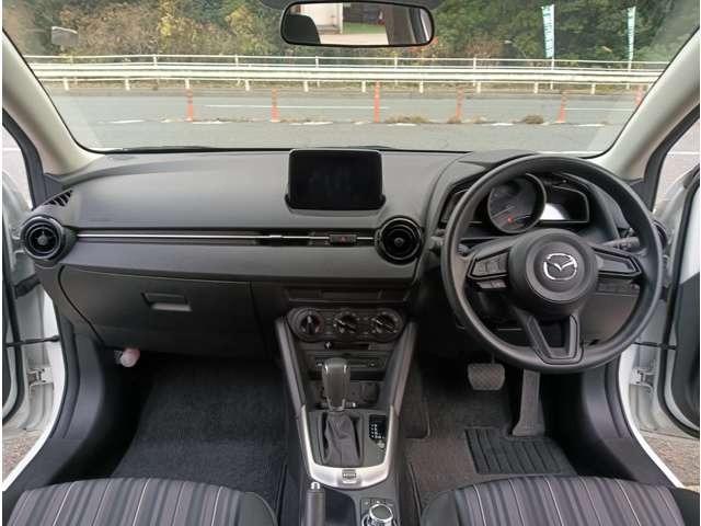 デミオ １３Ｃ　ワンオーナー　純正ナビ　バックカメラ　ＥＴＣ　アイドリングストップ　スマートキー　プッシュスタート　セキュリティー（34枚目）