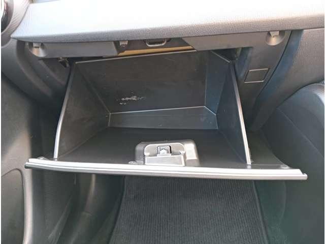 デミオ １３Ｃ　ワンオーナー　純正ナビ　バックカメラ　ＥＴＣ　アイドリングストップ　スマートキー　プッシュスタート　セキュリティー（35枚目）