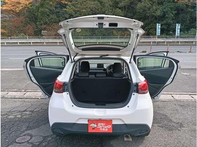 デミオ １３Ｃ　ワンオーナー　純正ナビ　バックカメラ　ＥＴＣ　アイドリングストップ　スマートキー　プッシュスタート　セキュリティー（40枚目）