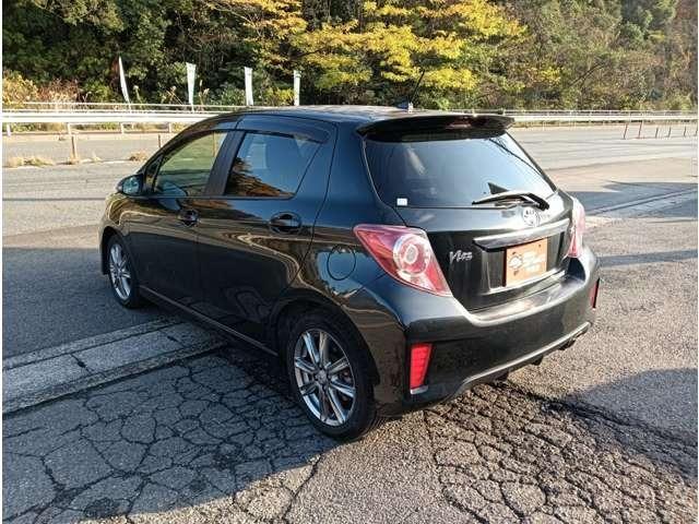 ヴィッツ ＲＳ　５速　フルセグナビ　ミュージックプレイヤー接続可　ＨＩＤライト　キーレス　純正アルミホイール（8枚目）