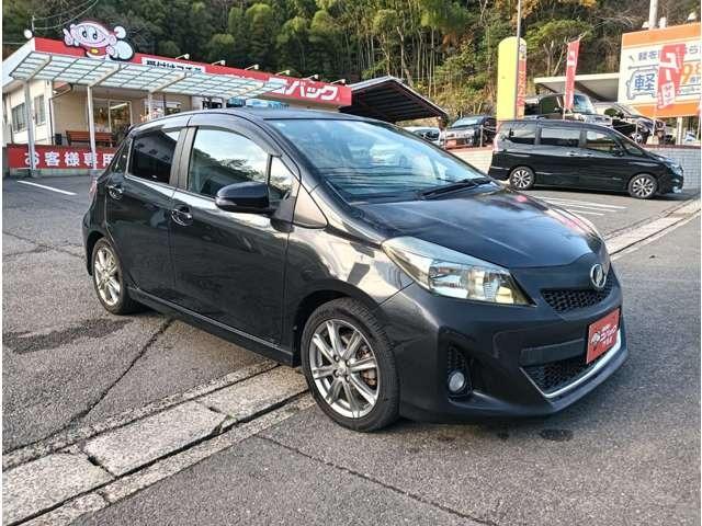 ヴィッツ ＲＳ　５速　フルセグナビ　ミュージックプレイヤー接続可　ＨＩＤライト　キーレス　純正アルミホイール（12枚目）