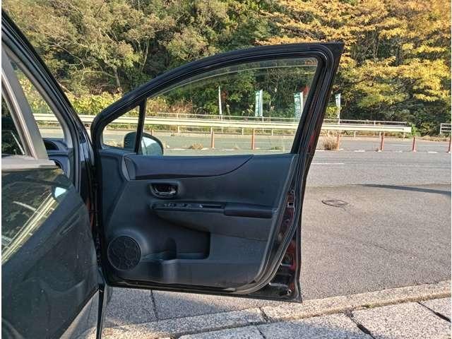 ヴィッツ ＲＳ　５速　フルセグナビ　ミュージックプレイヤー接続可　ＨＩＤライト　キーレス　純正アルミホイール（27枚目）