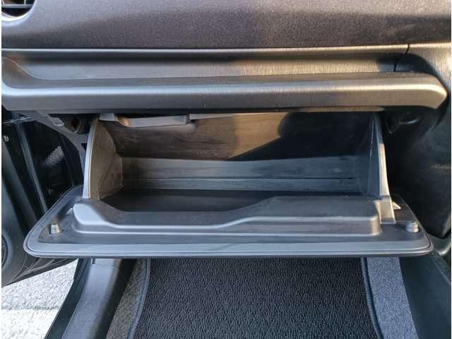 ヴィッツ ＲＳ　５速　フルセグナビ　ミュージックプレイヤー接続可　ＨＩＤライト　キーレス　純正アルミホイール（35枚目）