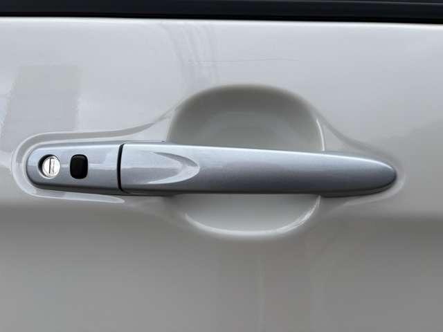 ルーミー カスタムＧ－Ｔ　ディスプレイオーディオ　パノラマビュー　アイドリングストップ　両側パワースライドドア　スマートキー　プッシュスタート　セキュリティー（17枚目）